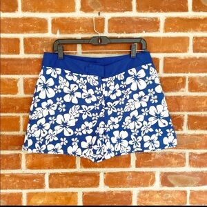 Y2K vintage blue white Hibiscus print floral board short